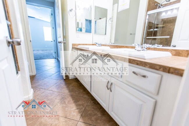 Building Photo - 7465 E Osage Ave