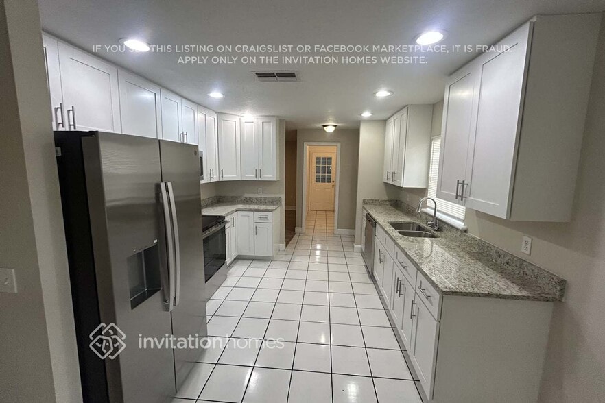 Building Photo - 3236 Forestbrook Dr N