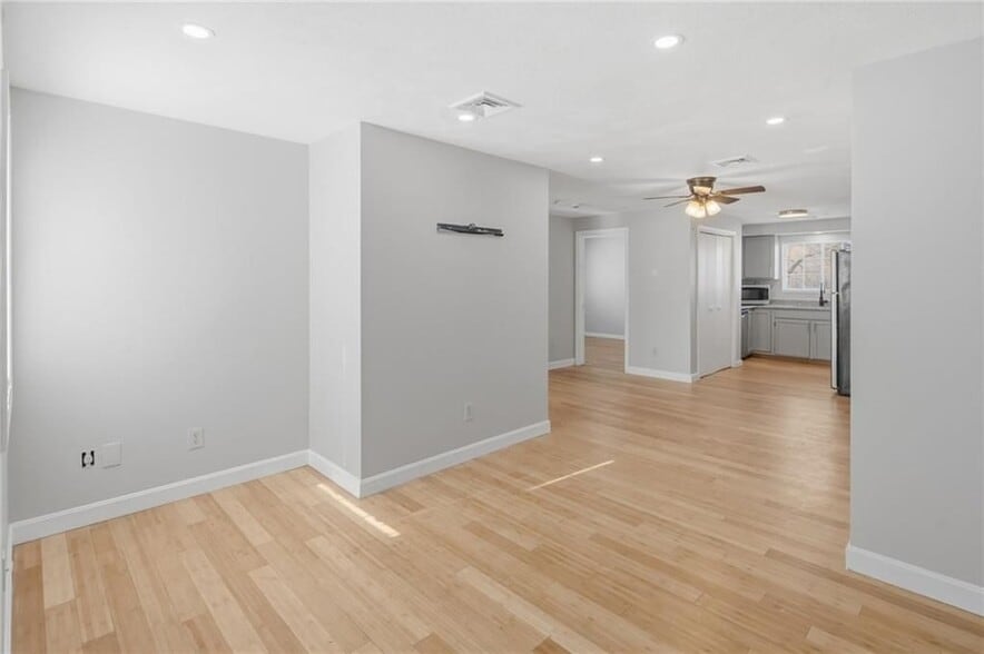 Building Photo - 16 Joseph St