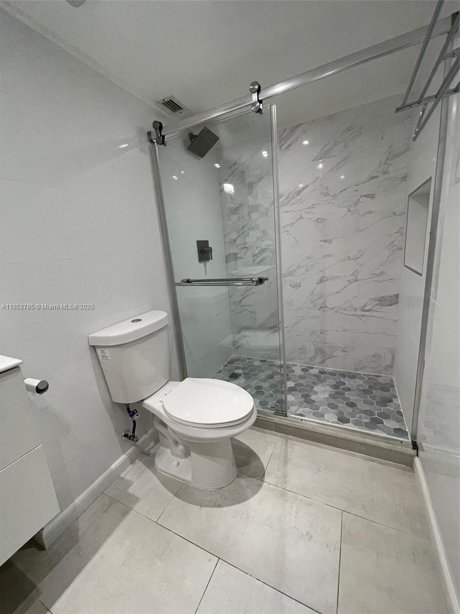 Building Photo - 9143 SW 77th Ave