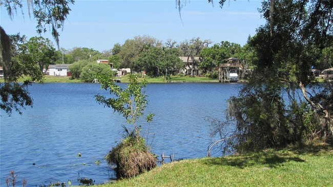 Building Photo - 7238 E Bank Dr
