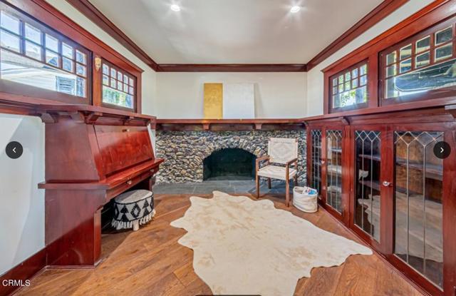 Building Photo - 5357 S Victoria Ave