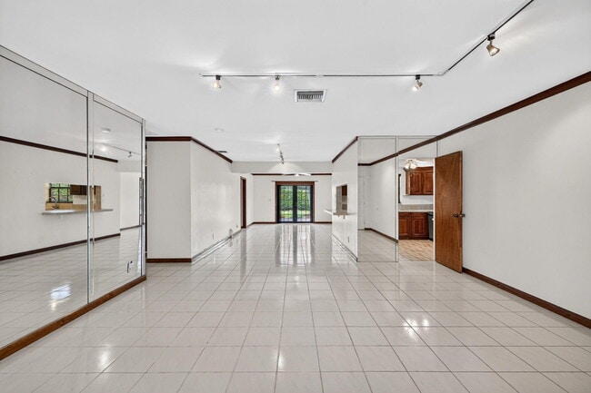 Building Photo - 2060 Tropic Isle