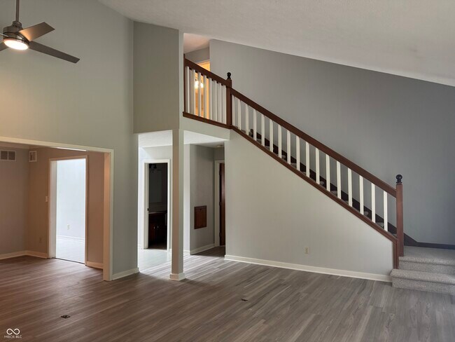 Building Photo - 329 Sandbrook Dr