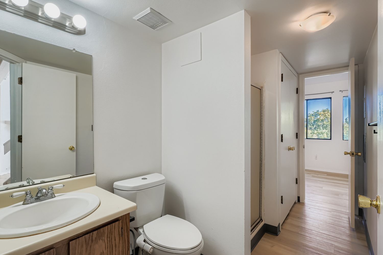 Building Photo - 1845 Kendall St