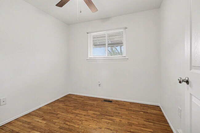 Building Photo - 2329 Brooktree Ct