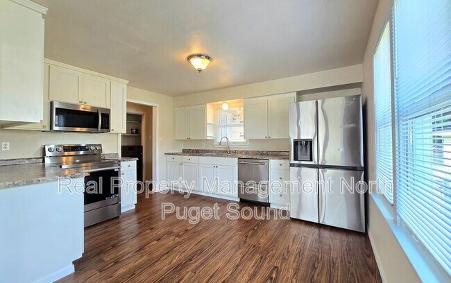 Building Photo - 1083 Alder Ave