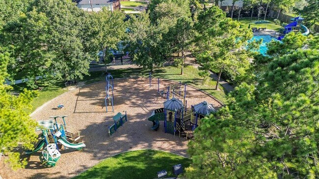 Building Photo - 18035 Somerset Knolls Ct