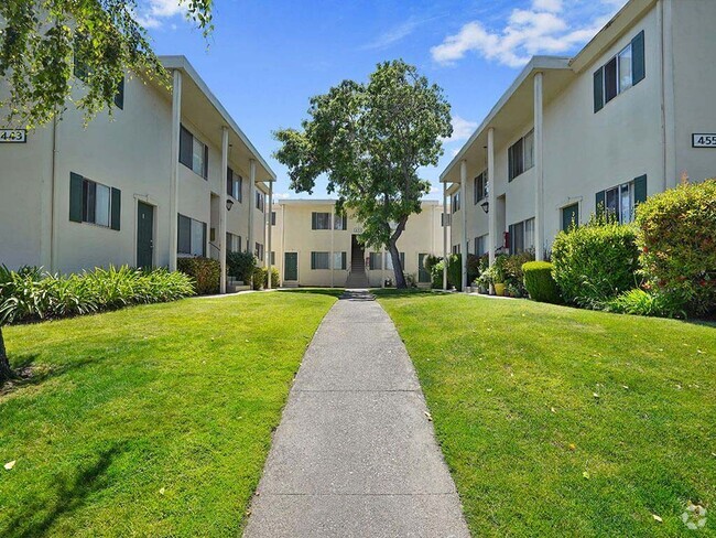 Building Photo - Colonial Garden Apartments