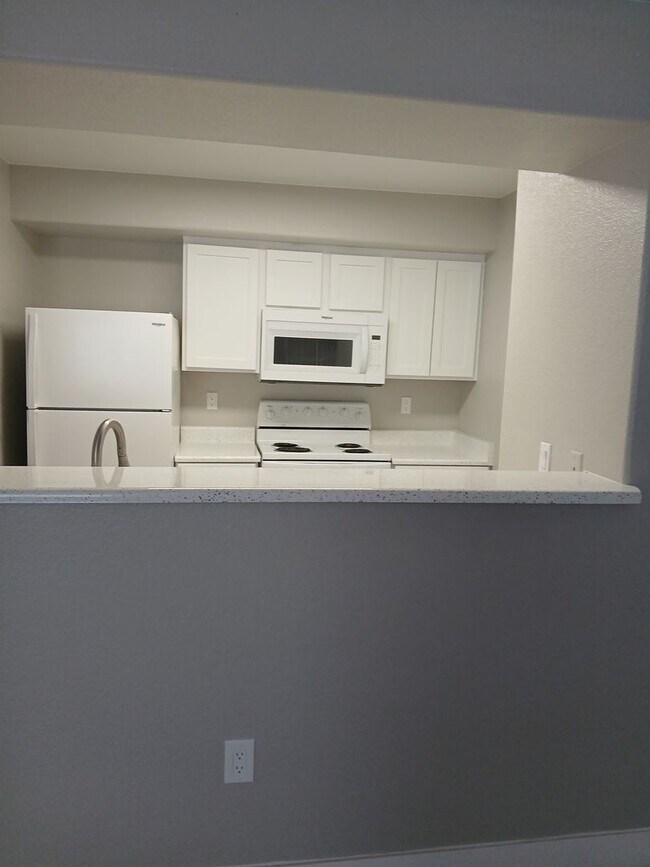 Building Photo - 555 E Silverado Ranch Blvd
