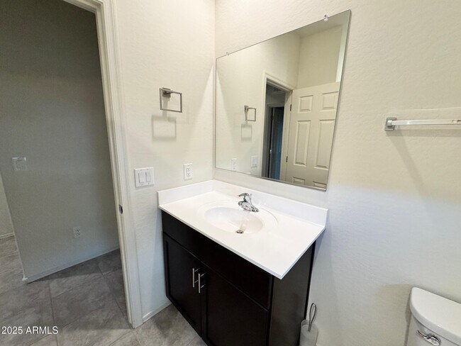 Building Photo - 18091 N Presley Ln