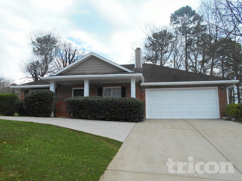 Building Photo - 2805 Trotters Pointe Dr