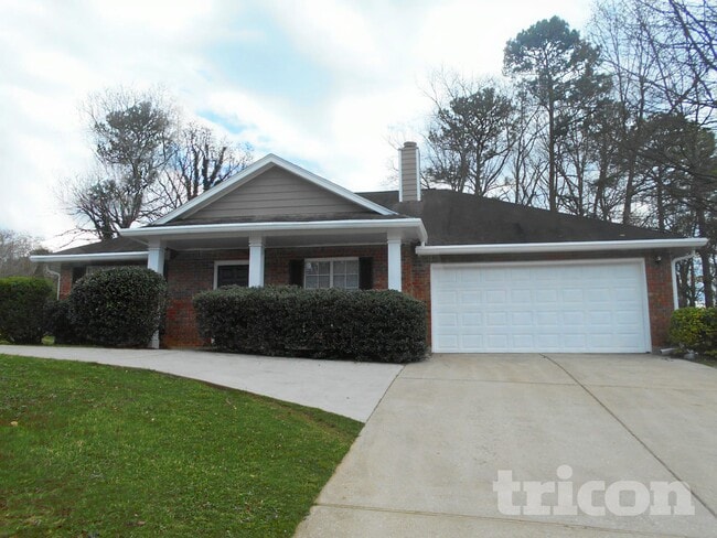 Building Photo - 2805 Trotters Pointe Dr