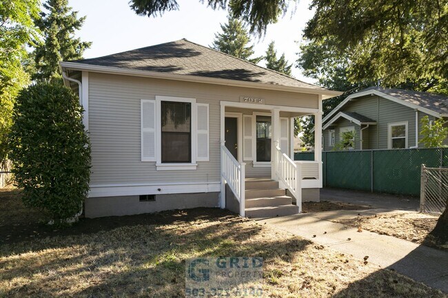 Building Photo - 2 Bedroom Home Available in Southeast Port...