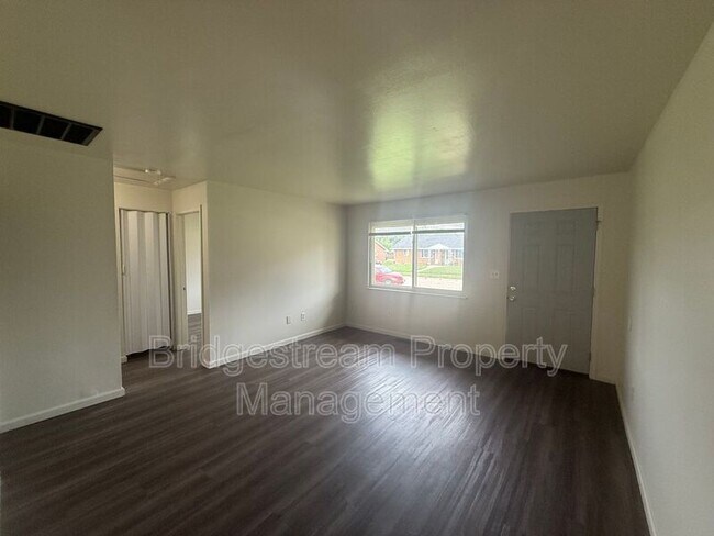 Building Photo - 1214 Case Ave