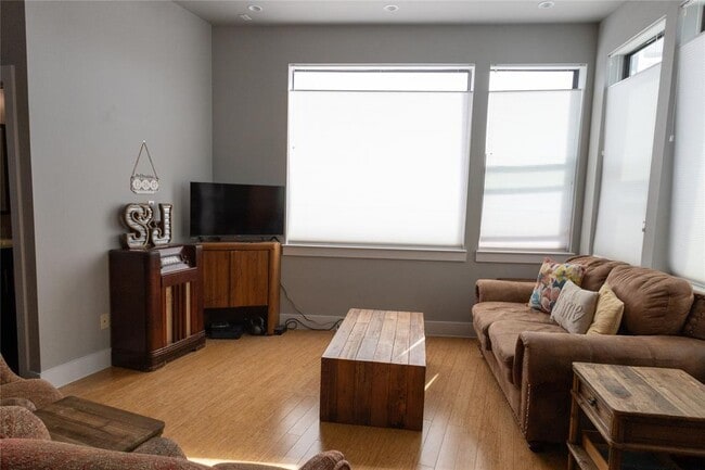 Building Photo - 3000 Speedway