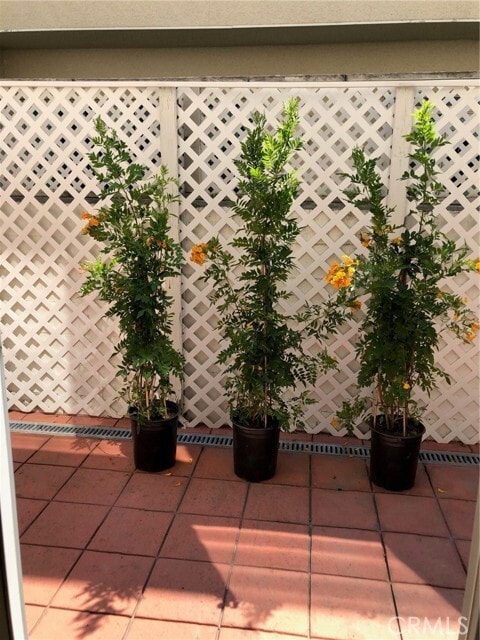 Building Photo - 4242 Stansbury Ave