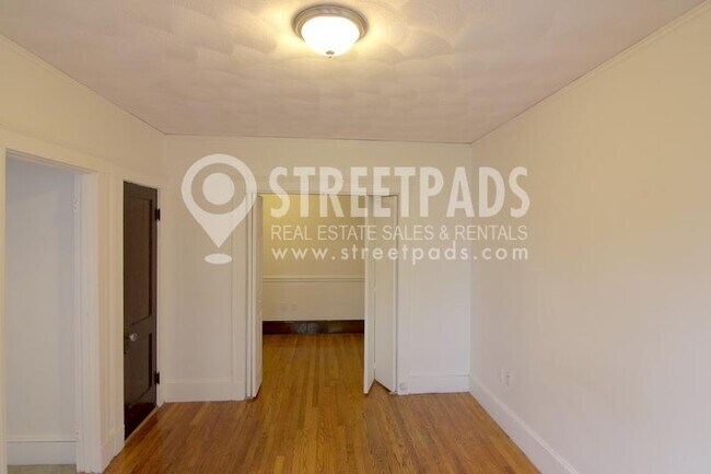 Building Photo - 1 bedroom in Somerville MA 02143