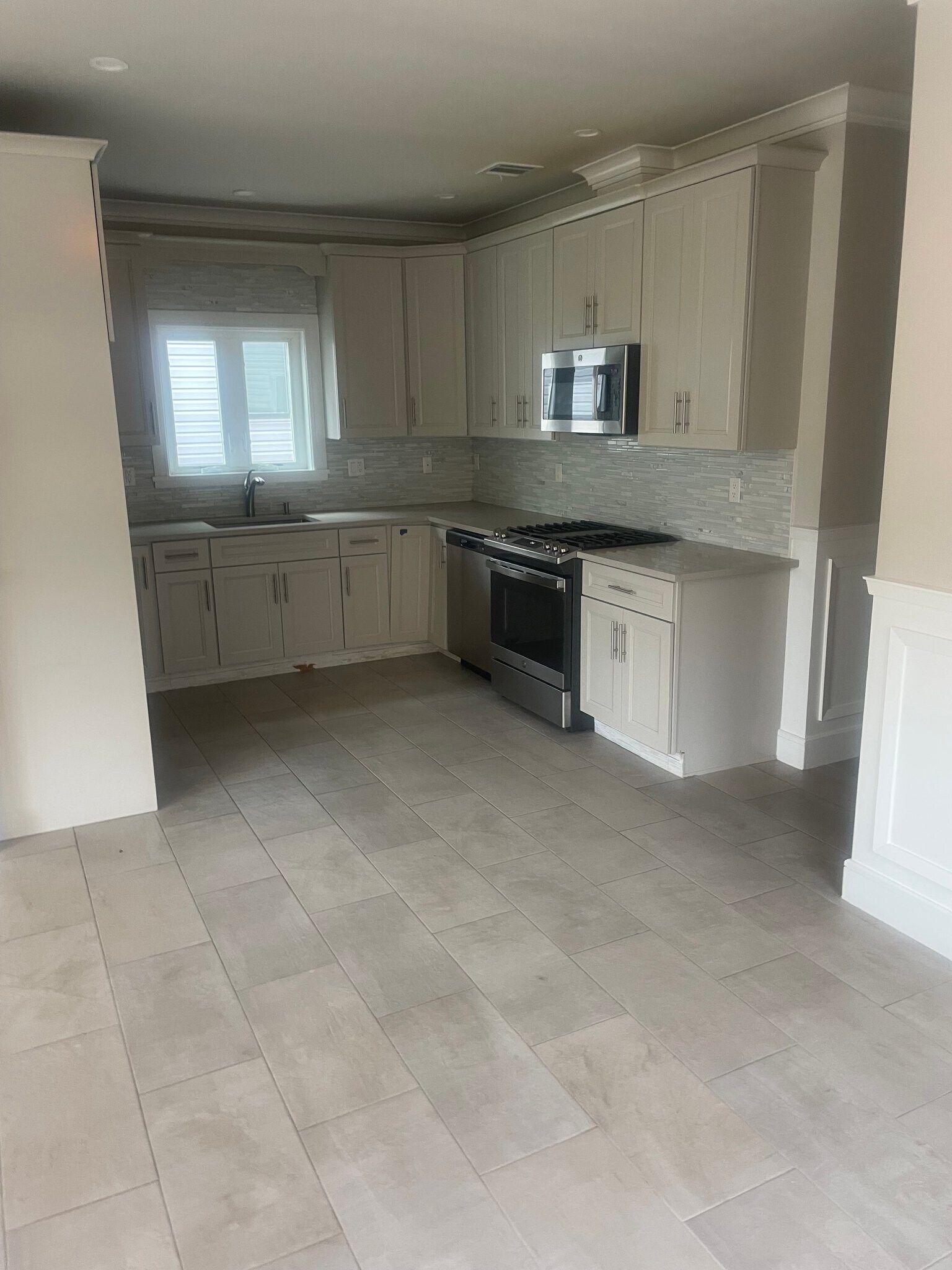 Building Photo - 0 Bartlett Ave