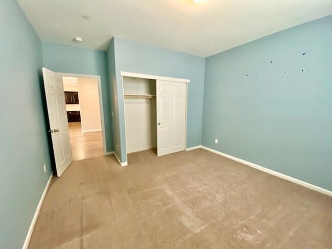Building Photo - 2011 Harry Lorenzo Ave