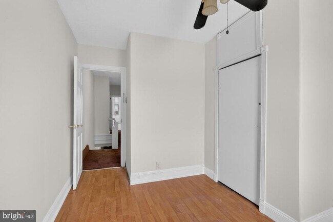 Building Photo - 2524 E Lehigh Ave