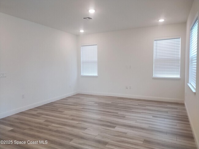 Building Photo - 920 Covington Ct