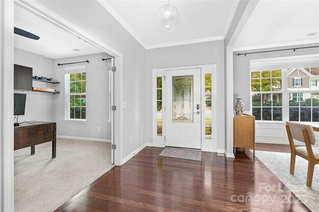 Building Photo - 5829 Dinsmore Ln