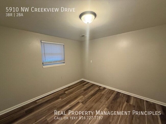 Building Photo - 5910 Creek View Dr