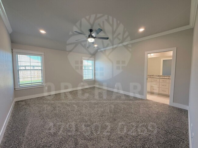 Building Photo - 997 Fair Oaks St