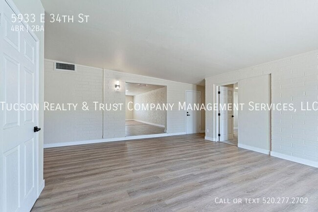 Building Photo - 5933 E 34th St