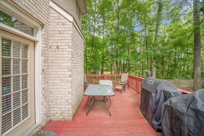 Building Photo - 821 Loch Island Dr