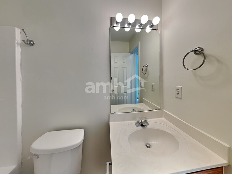 Building Photo - 12 Avalon Ct