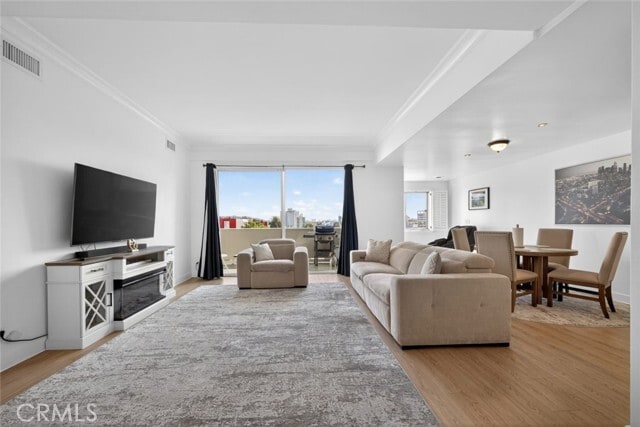 Building Photo - 7250 Franklin Ave