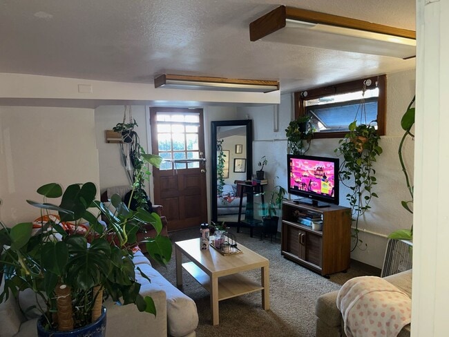 Building Photo - 1500 11th Ave