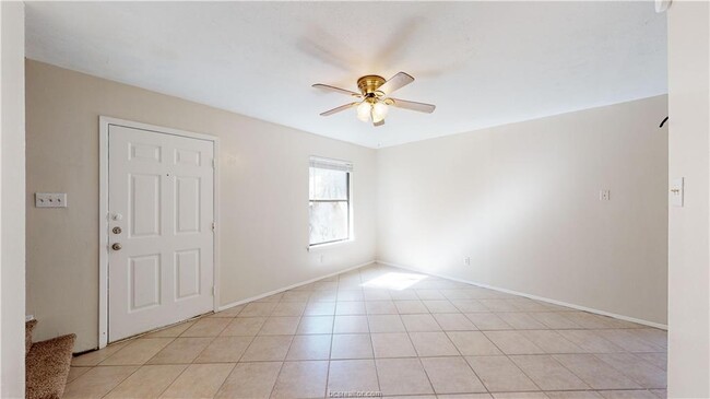 Building Photo - 1004 Verde Dr
