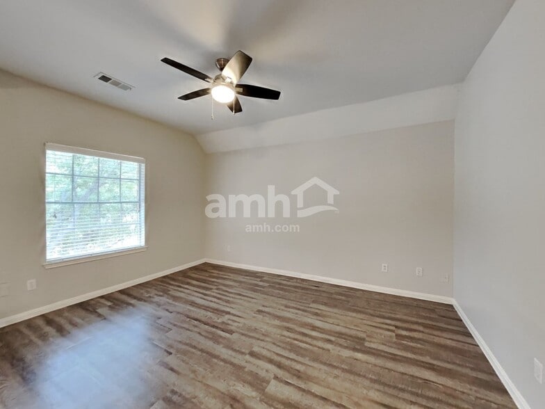 Building Photo - 18007 Oakloch Ct