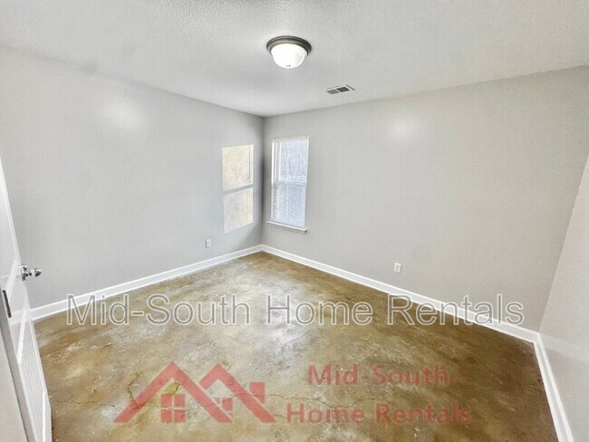 Building Photo - 3915 Jordan View Dr