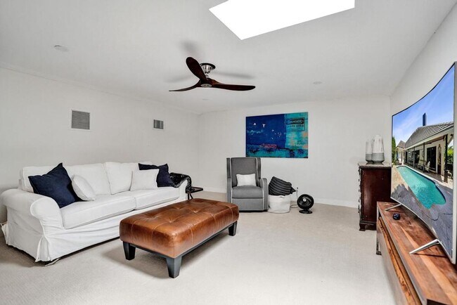 Building Photo - Boca Raton Beautifully Updated 4 Bedroom Pool Home