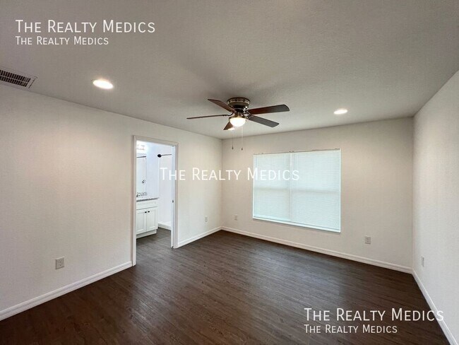 Building Photo - 36 Malauka Loop