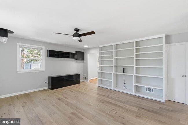 Building Photo - 3141 Clayborne Ave