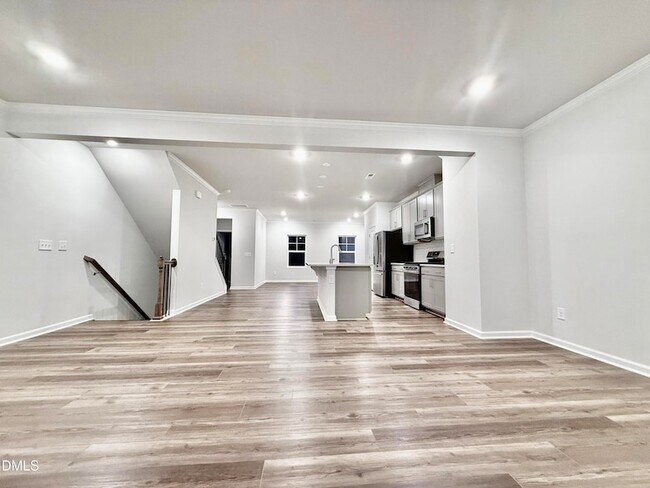 Building Photo - 470 Carolina Spgs Blvd