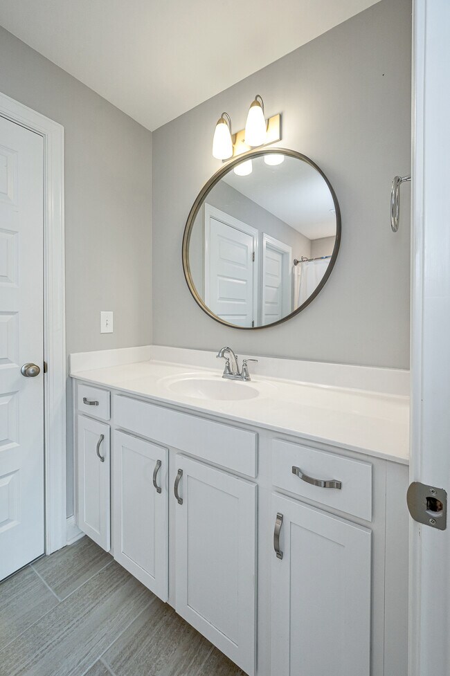 Building Photo - 60 Sumter Wy