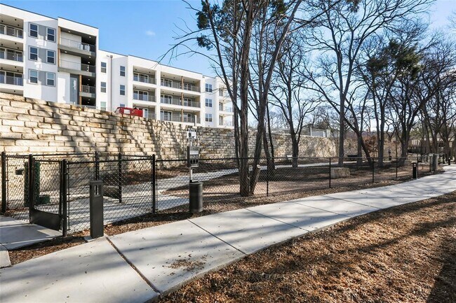 Building Photo - 4801 Springdale Rd