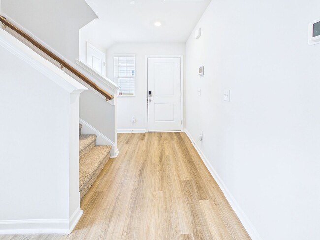 Building Photo - 7047 Woodline Dr