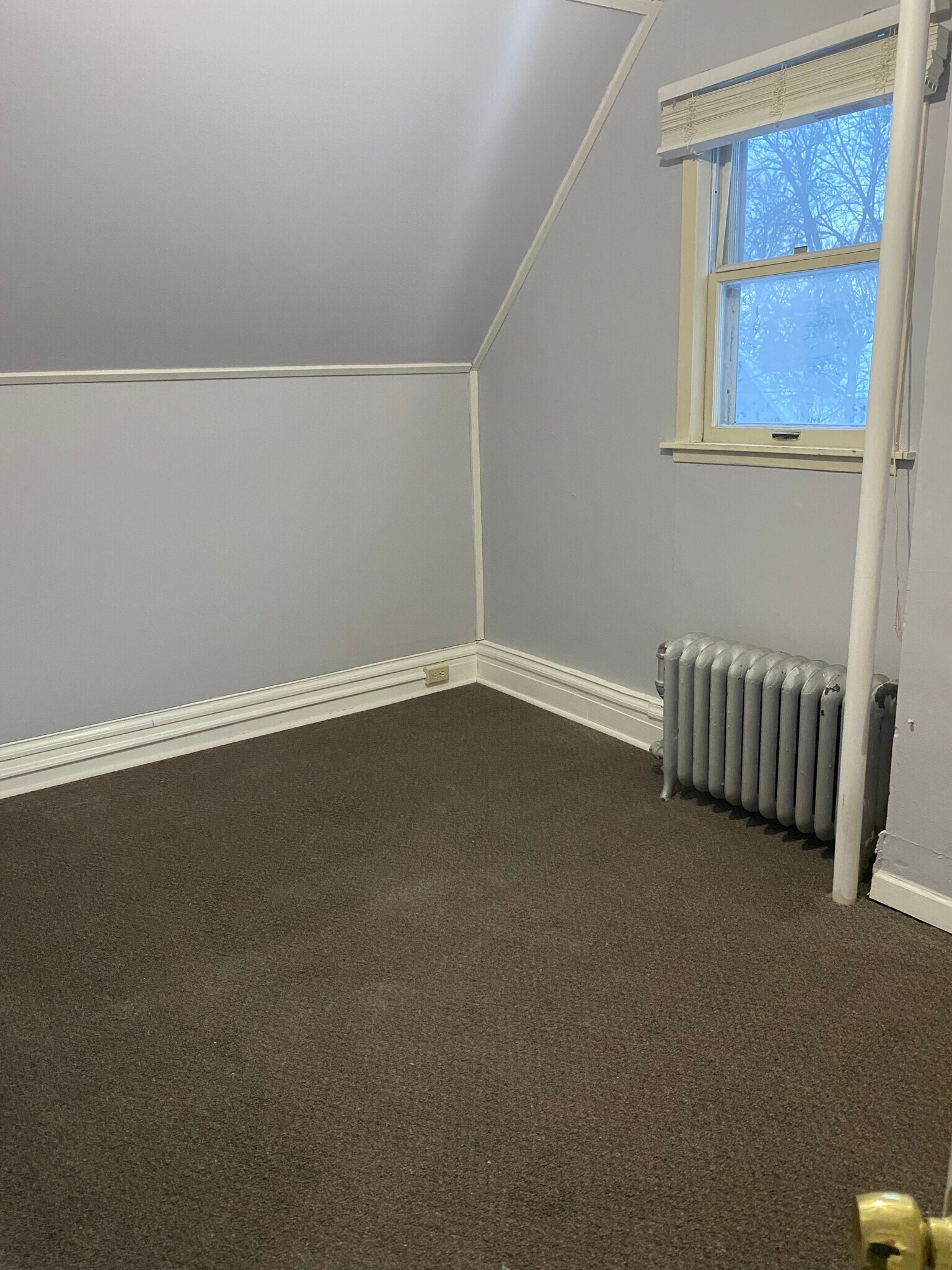 Building Photo - 1107 N 7th Ave E