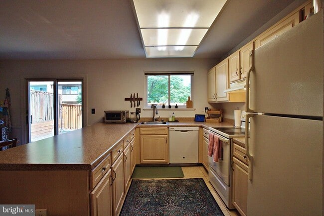 Building Photo - 1450 Greenmont Ct