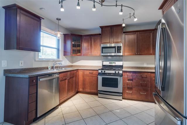 Building Photo - 540 Aqua Dr