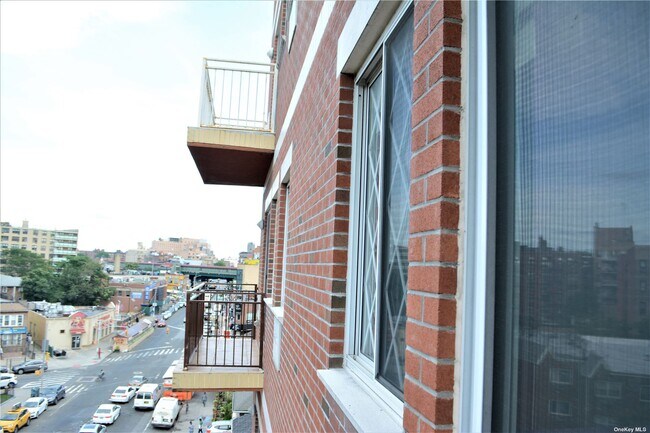 Building Photo - 70-38 Broadway