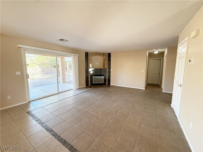 Building Photo - 7761 Locke Haven Dr
