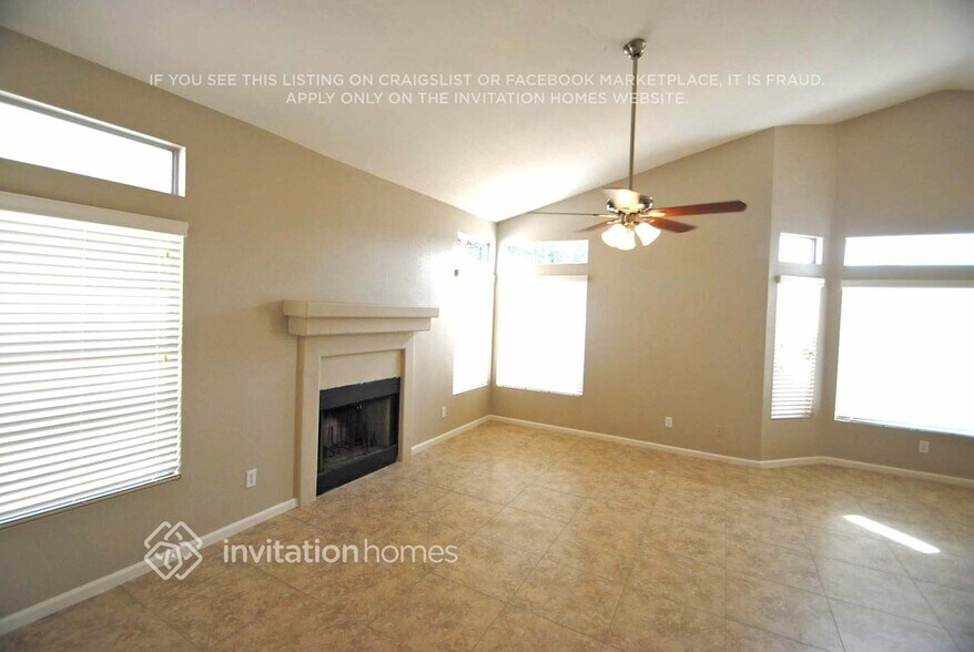 Building Photo - 257 W Amoroso Dr